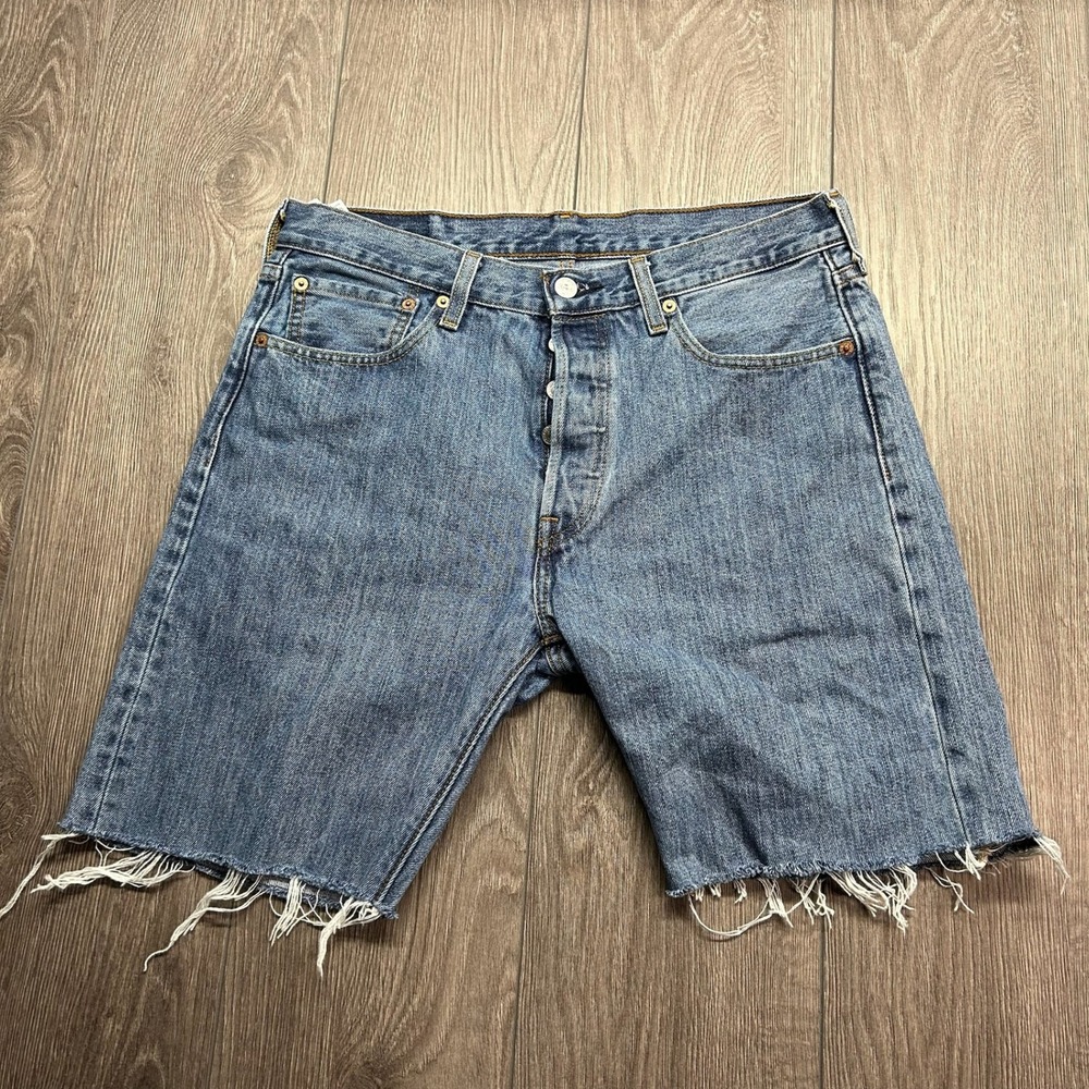 Levis 501 Original Fit Denim Cut Off Shorts Mens 32 Medium Wash Blue Button Fly